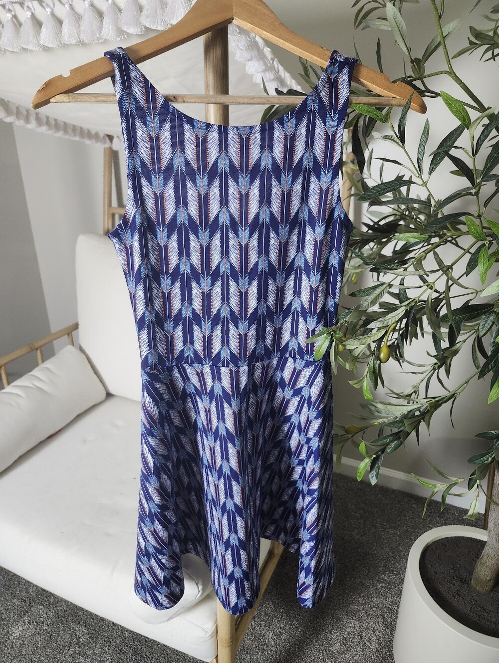 Like New H&M Divided Size 4 Blue Geometric Sleeveless Fit & Flare Dress